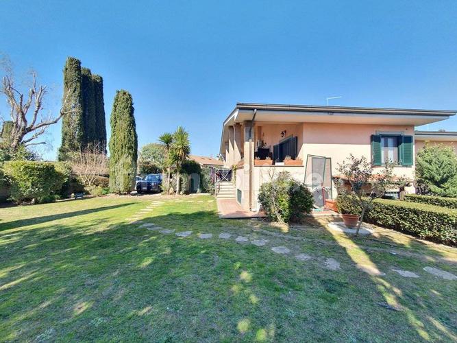 villette bifamiliare in vendita Roma in via Anassimene di Mileto € 360.000 EUR