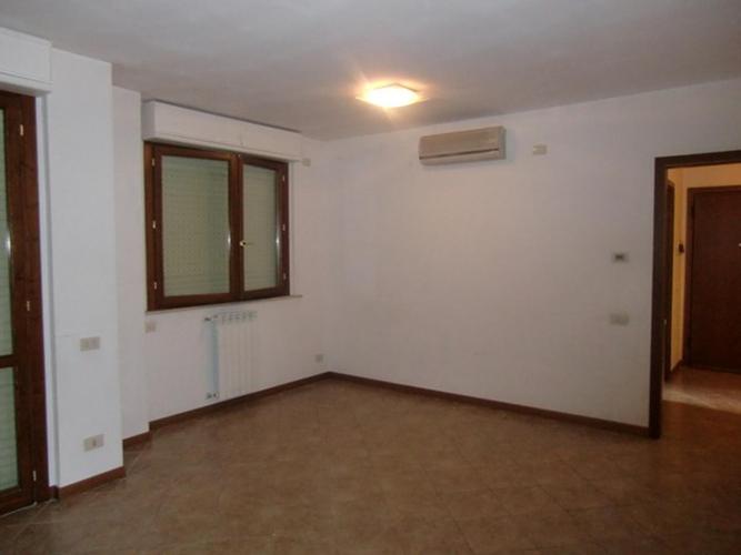 trilocale in vendita Roma in via Avignone € 399.000 EUR