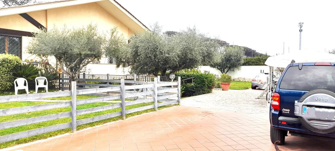 ville unifamiliari in vendita Roma in € 700.000 EUR