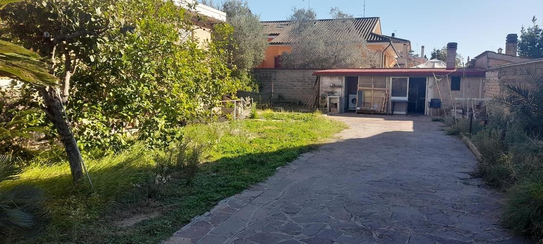 oltre 5 locali in vendita Roma in via Coronaro &euro; 280.000 EUR