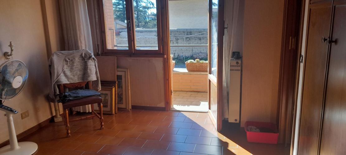 oltre 5 locali in vendita Roma in via Coronaro &euro; 280.000 EUR