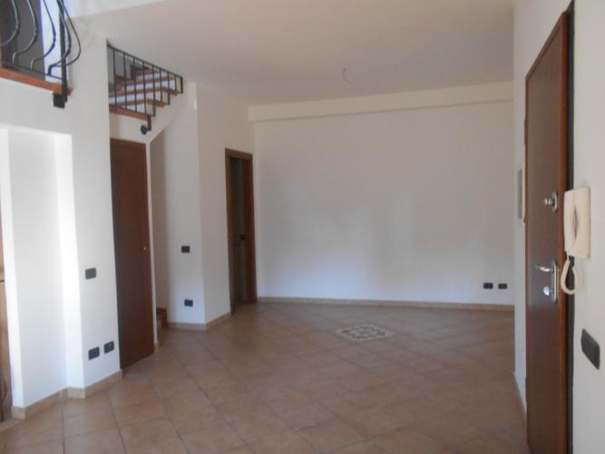 villette a schiera in affitto Roma in via Merano &euro; 1.000 /mese EUR