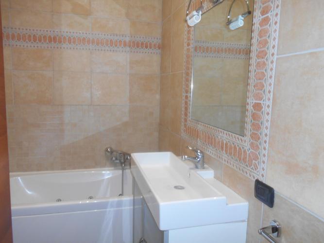 villette a schiera in affitto Roma in via Merano &euro; 1.000 /mese EUR