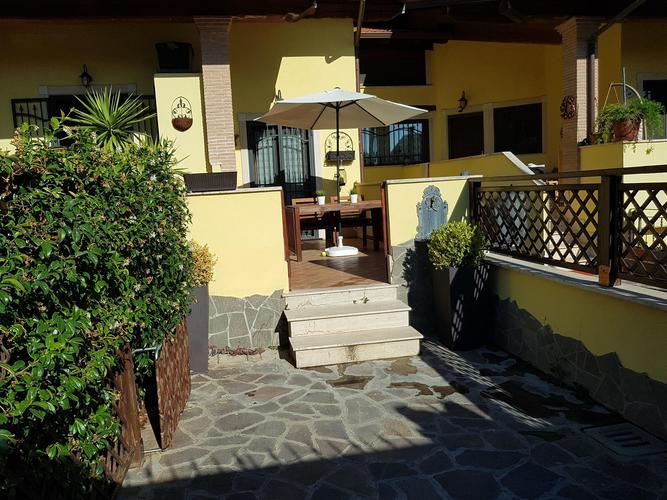 villette a schiera in affitto Roma in via Merano &euro; 1.000 /mese EUR